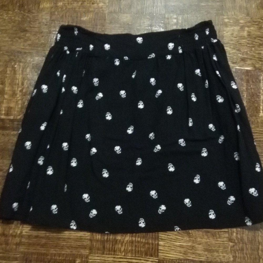 Dynamite Skull Skirt
